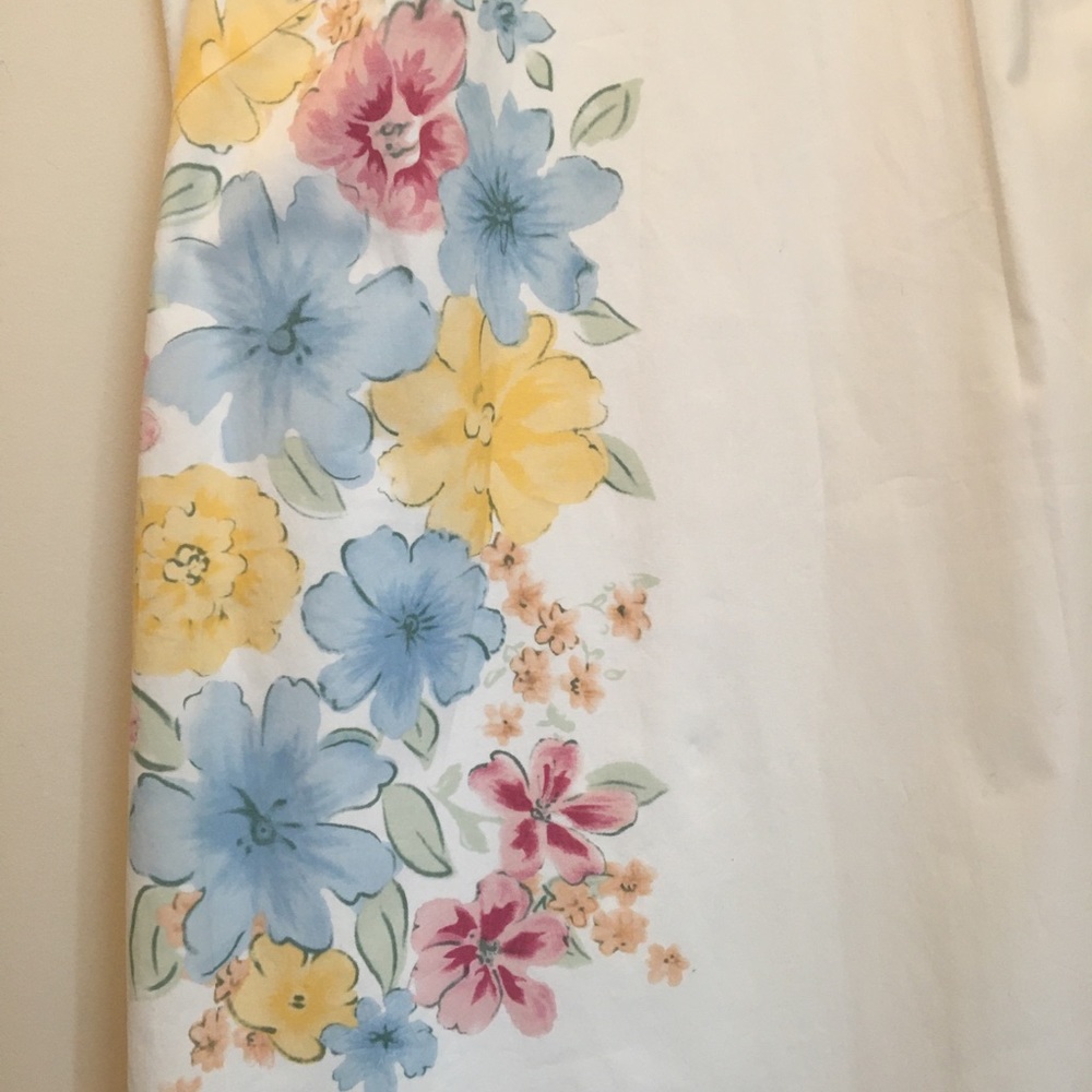 Petite Sophisticate Floral Dress - Picture 4 of 12